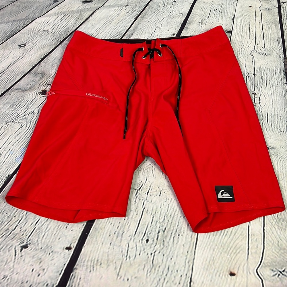 Quiksliver Red Board Shorts Size 29